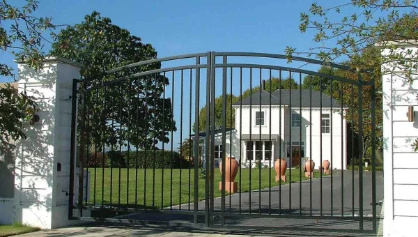Gate Installation and Replacement
